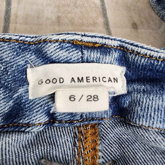 Good American Good Skate Wide Cropped Jean Size 6/28 Medium Blue Wash - Picture 4 of 14